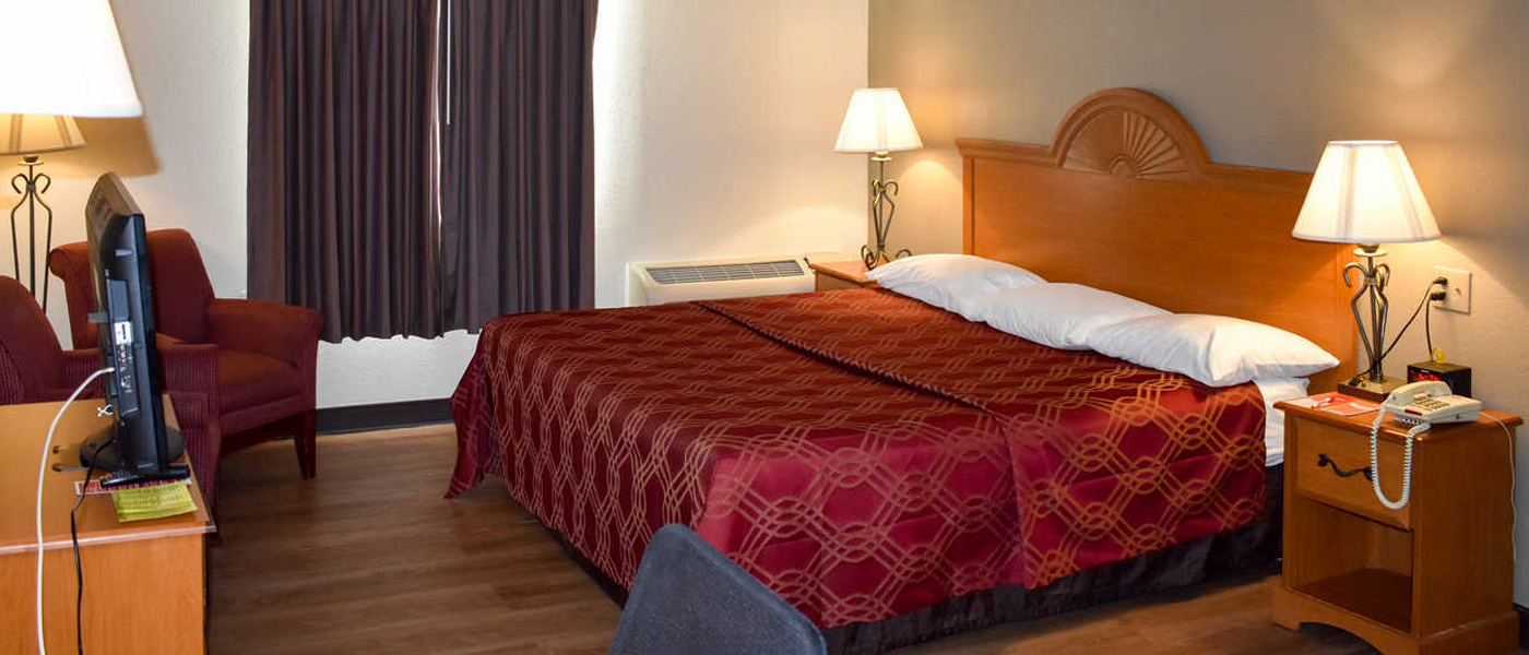 king-bed-room